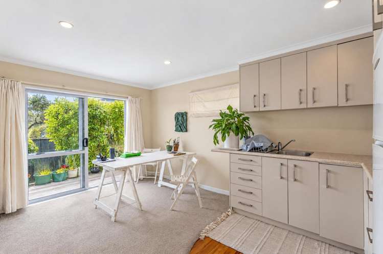 3/2 Chilton Place Mellons Bay_12