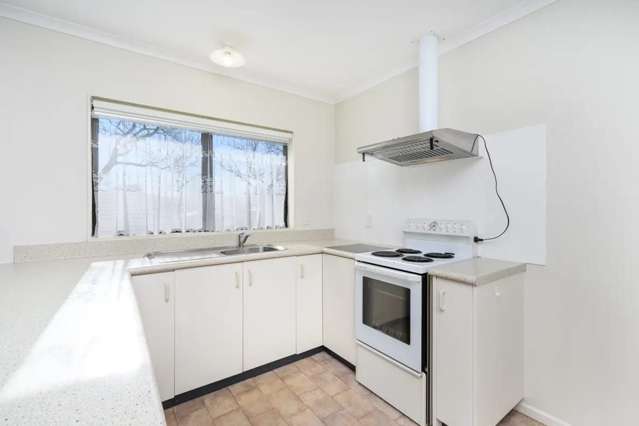 714 Pioneer Highway Takaro_3