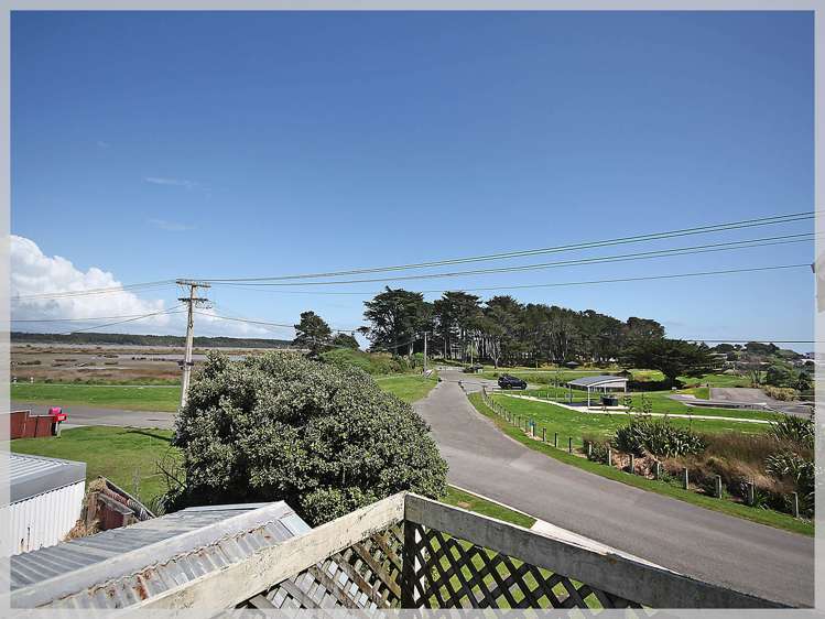 3 Nash Parade Foxton Beach_11