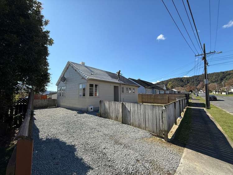 16 Newcombe Street Naenae_11
