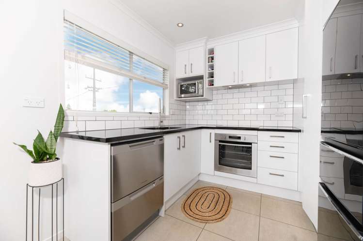 1/375 Wairau Road Totara Vale_7