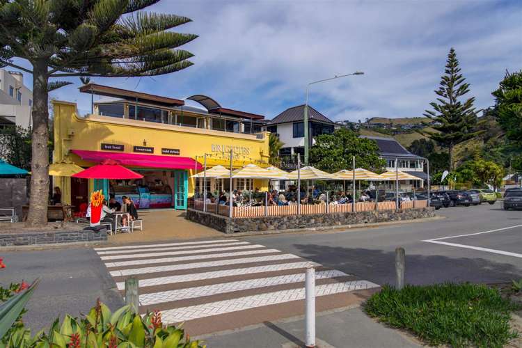 22A & 22B Esplanade Sumner_17