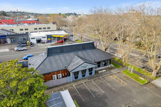 Prime commercial space with ample parking