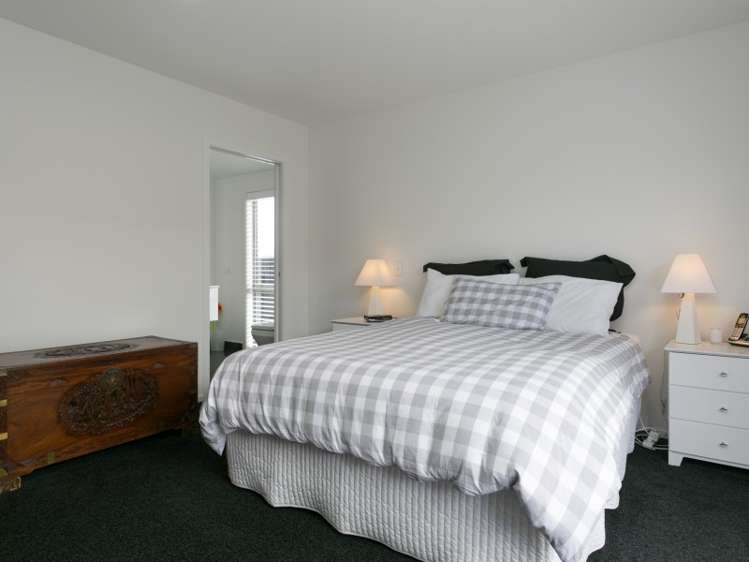 15 The Pheasant Tail Nukuhau_17