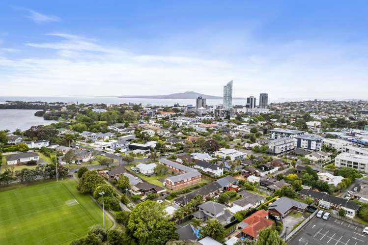 2/34 Lake Pupuke Drive Takapuna_21