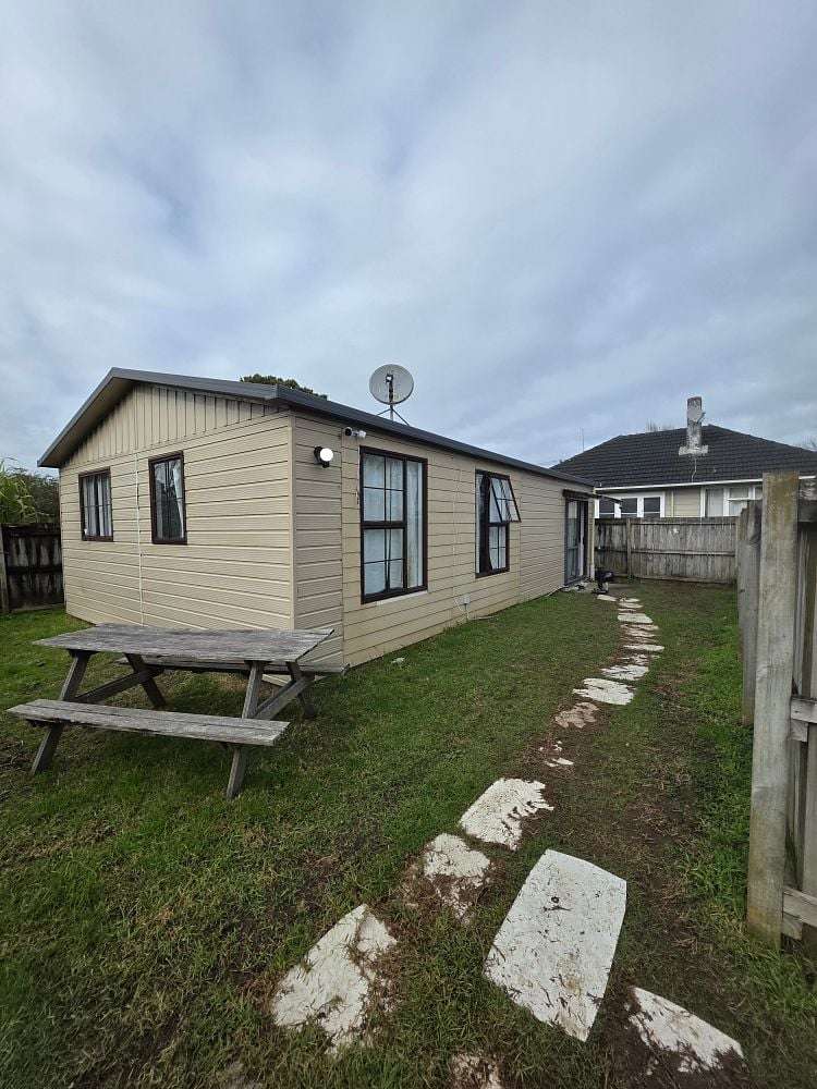 16 Clarkson Crescent Otara_12