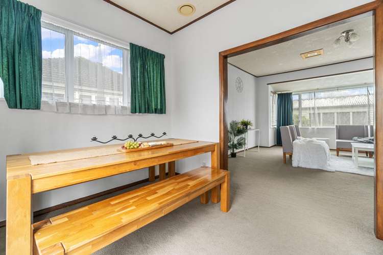 12 Bains Avenue Hamilton East_17