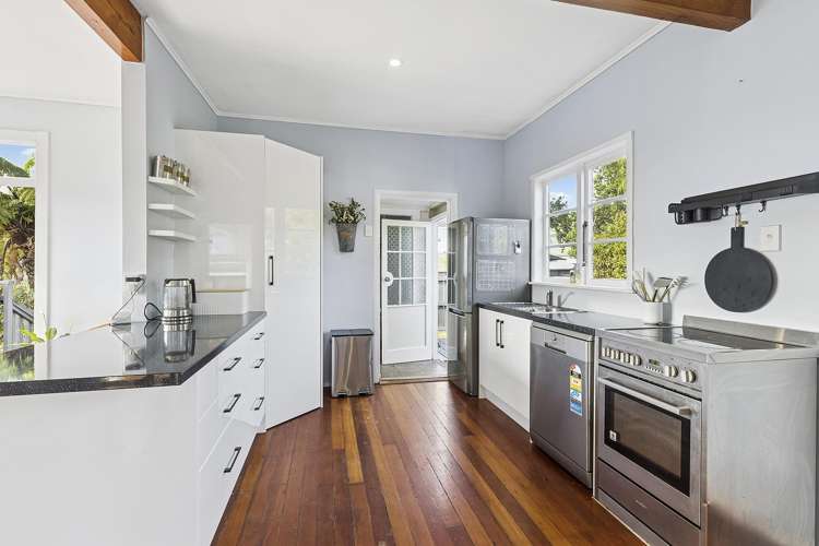 20A Larsen Crescent Tawa_6