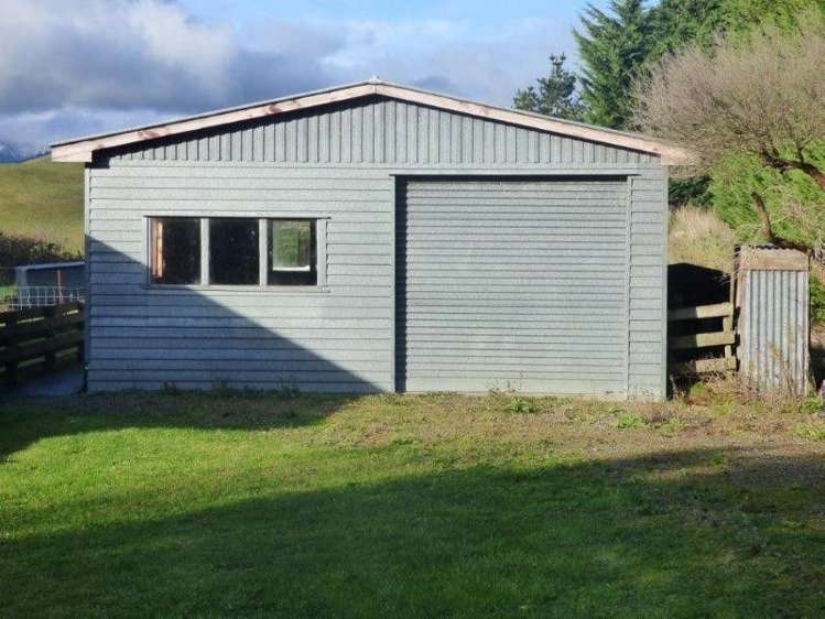 692 Spur Road Bunnythorpe_13