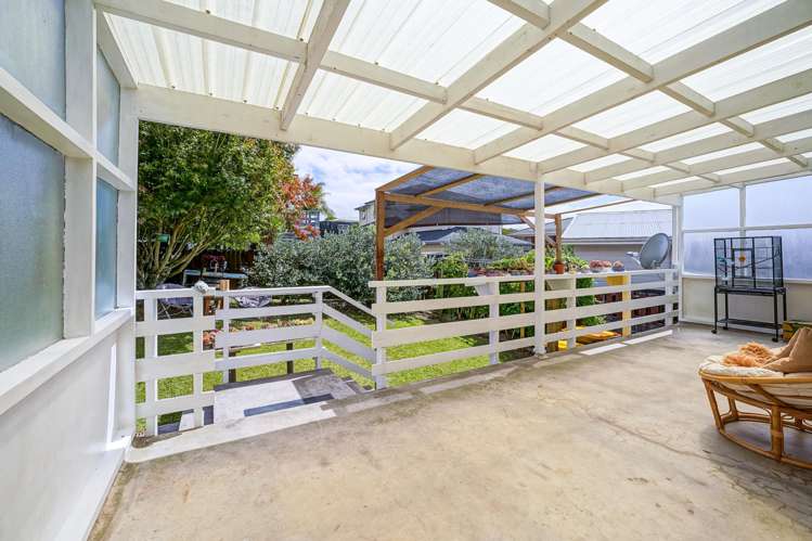 137 Tiroroa Avenue Te Atatu South_9