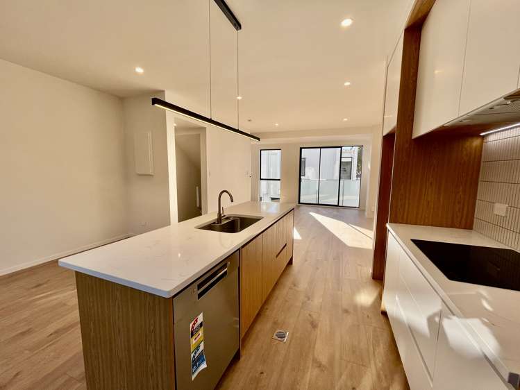 6/12 Ewenson Avenue One Tree Hill_1