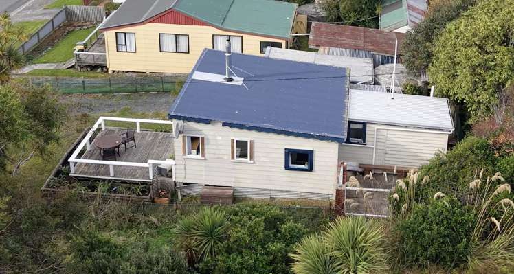 9 Rimu Street Kaka Point_21
