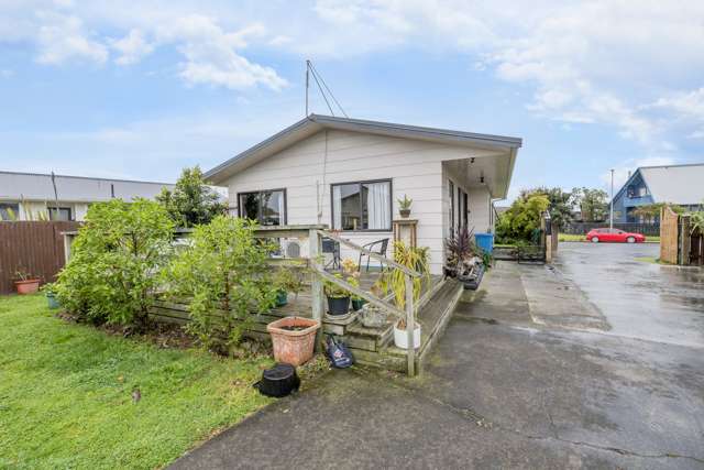 9 Simcox Street Otaki Beach_1