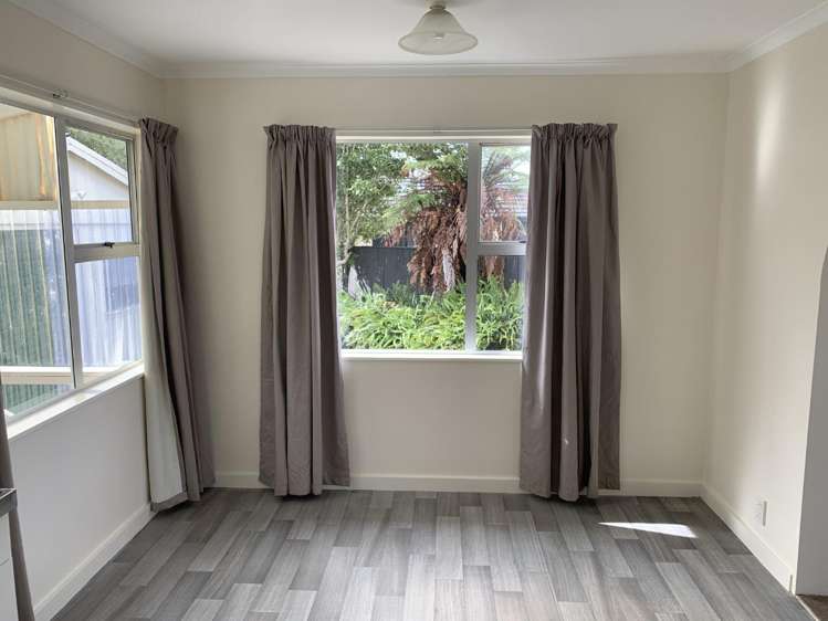 90 Strathmore Avenue 10516_4