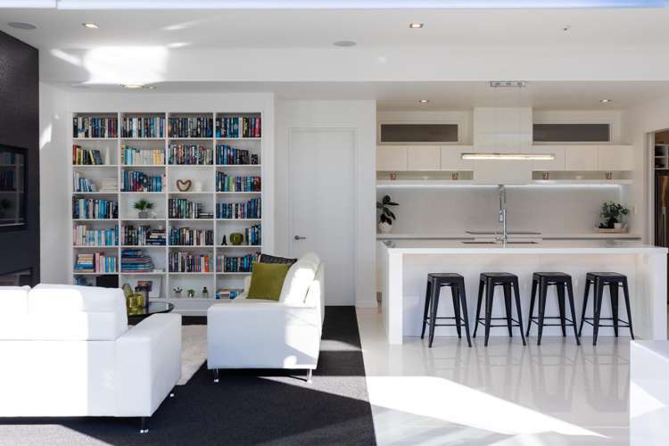 26 Waitikiri Square Parklands_2