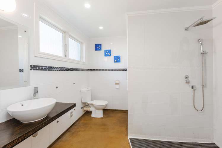 25 Meadway Sunnyhills_13