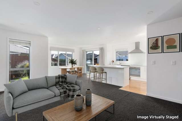 Low Maintenance, Post Quake, Prime Location!