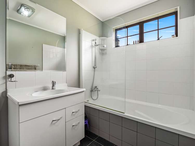 28 Russell Crescent Western Heights_16