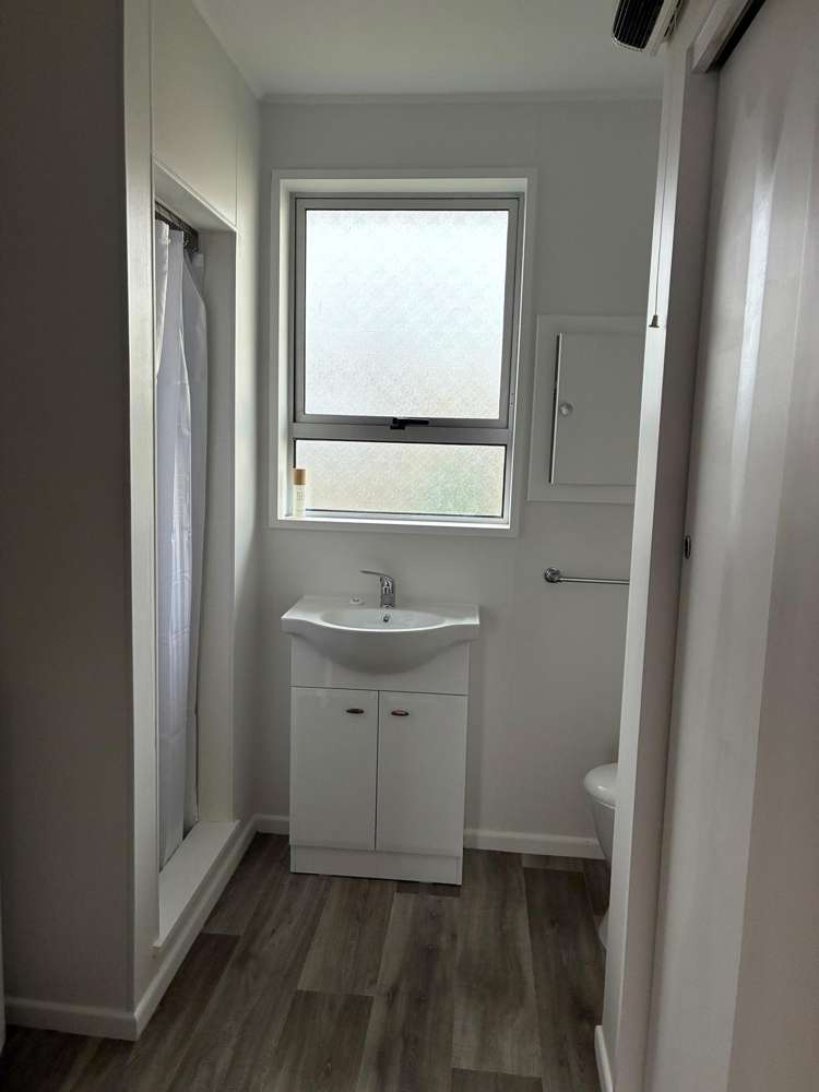 2/12 Chaucer Street Milton_9