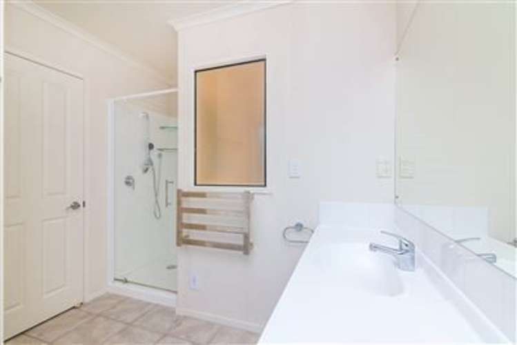 21 Skelligs Drive Flat Bush_5