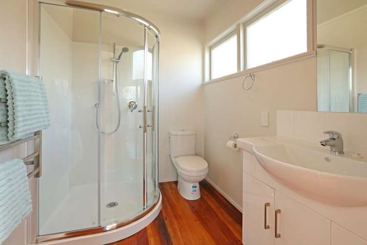 23 Castaing Crescent Te Atatu South_13