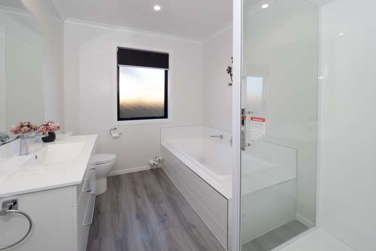 8 Redhaven Rise Netherby_23