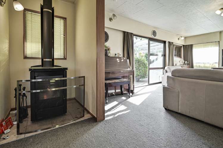 1422 Woodstock Avenue Mayfair_5