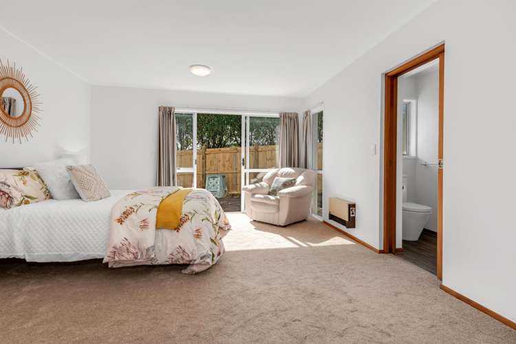 4 Dorrington Place Eastern Beach_30