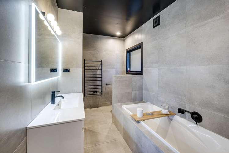 77 Algernon Road Longlands_14