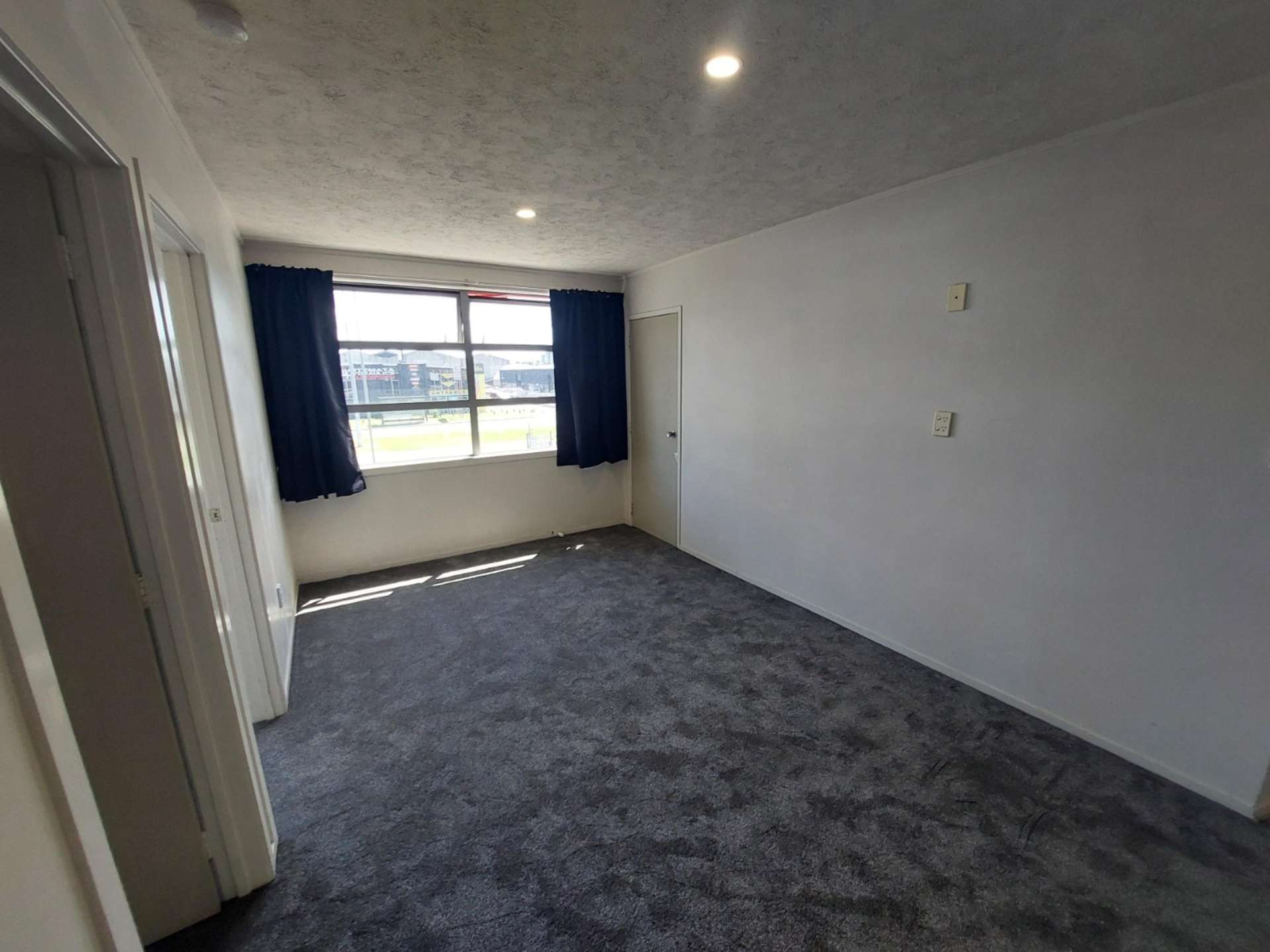 100G Wiri Station Road 1832_0