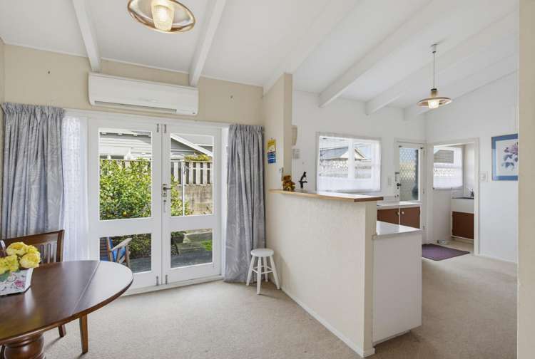556 Queen Street East Levin_14