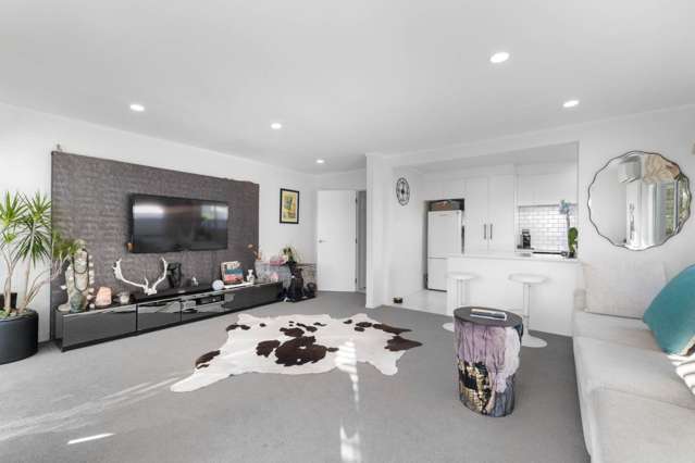 2/50 Target Road Totara Vale_1