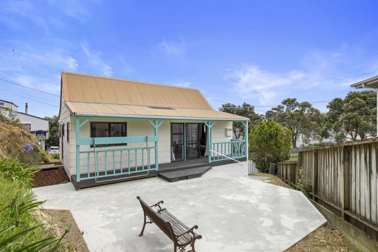14 Owhiti Street Titahi Bay_13