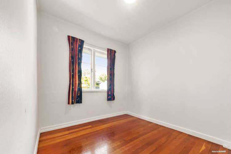 33 Puketea Street Blockhouse Bay_9