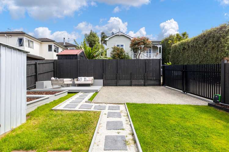 5 Mons Avenue Mount Roskill_19