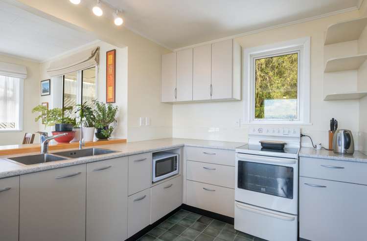 103 The Ridgeway Stoke_5