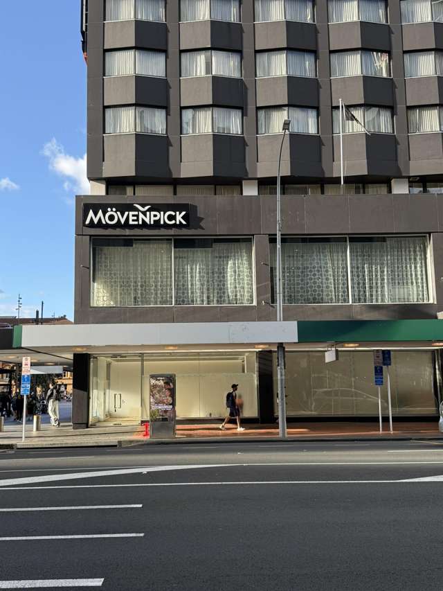 Queen St Retail - Unbeatable Foot Traffic