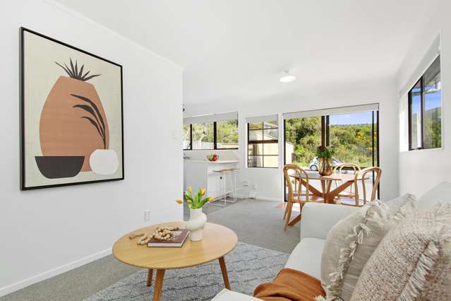 55A Collins Avenue Tawa_2