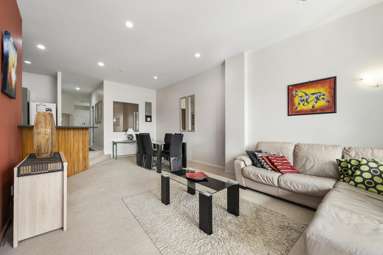 205/107 Thorndon Quay_2