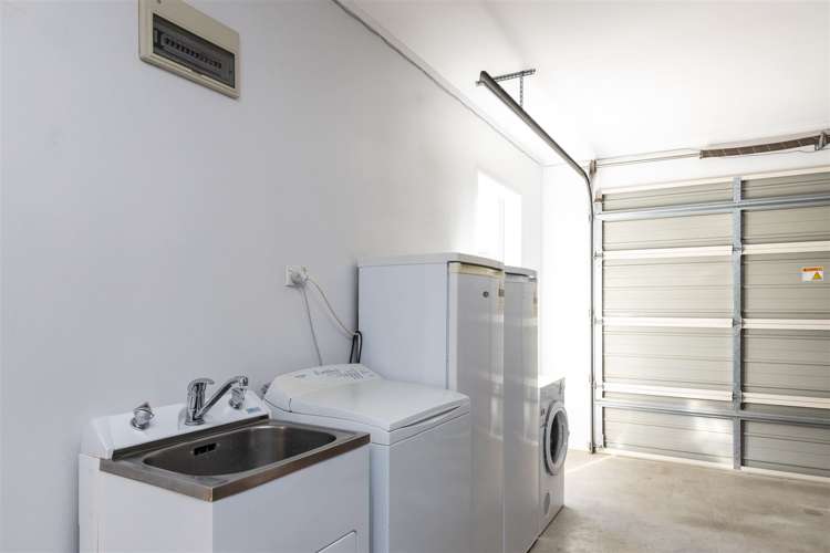 8a Robalan Place Redwoodtown_24