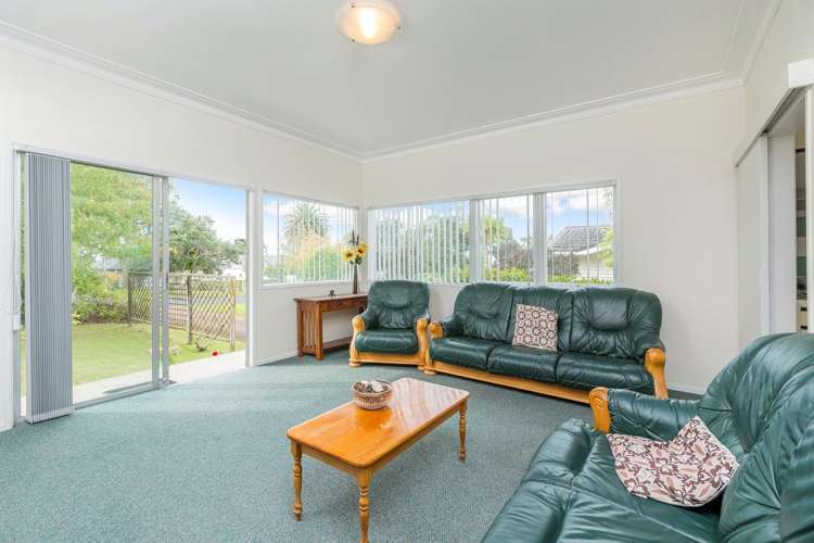 15 Tirimoana Road Te Atatu South_14
