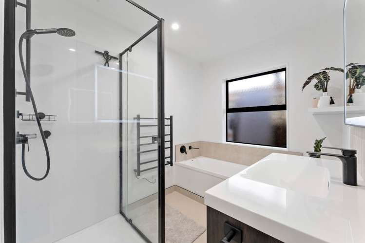 9 Claywest Place Glen Eden_11