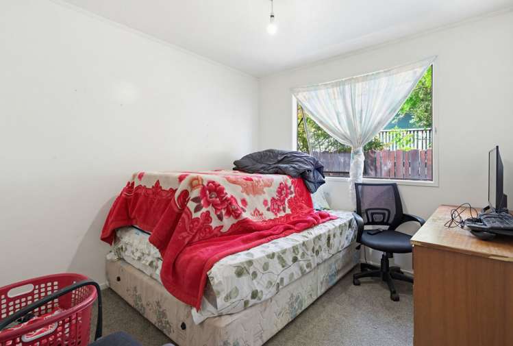 9 Panzic place Glen Eden_21