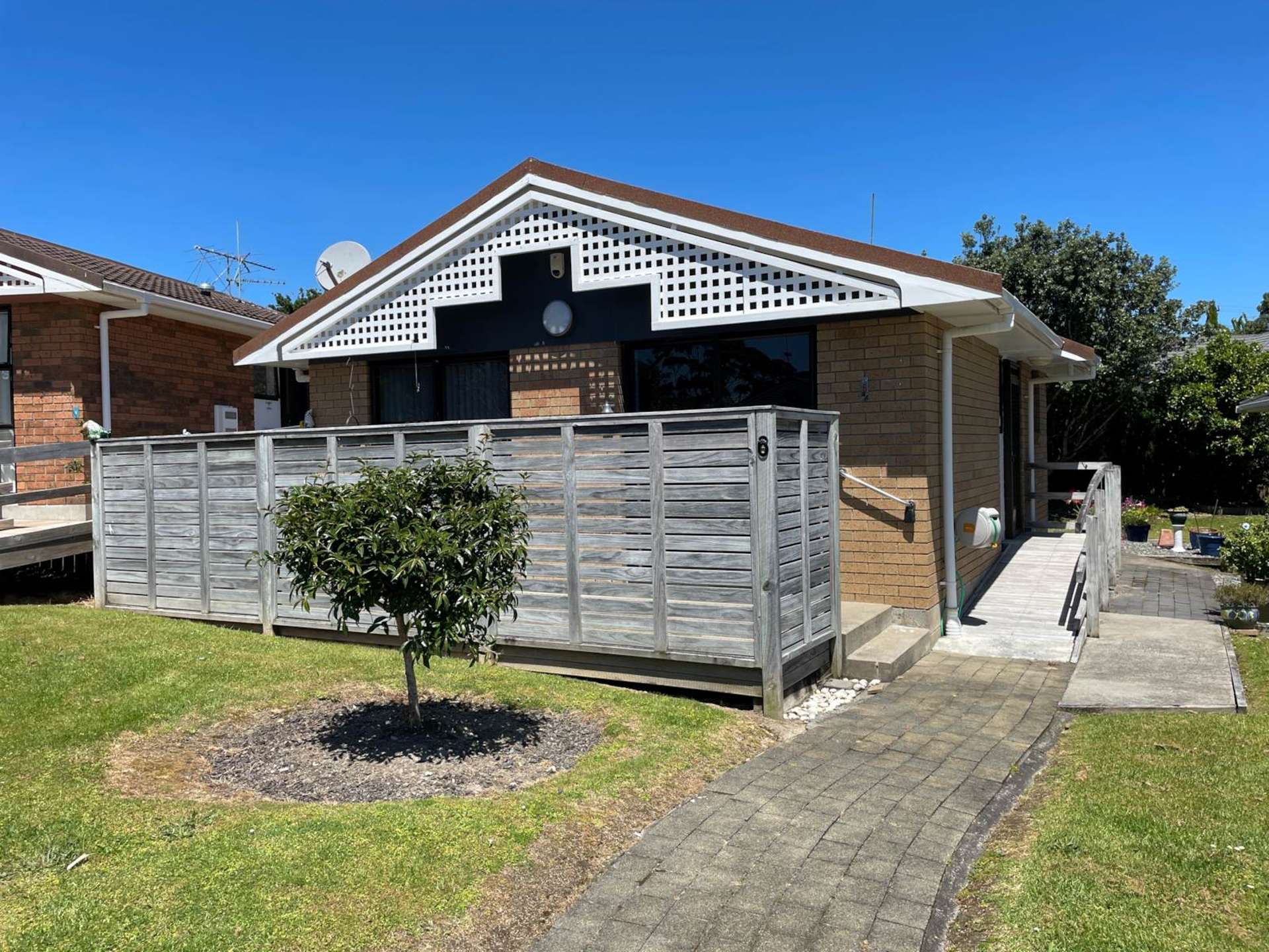 6/2 John Bracken Way Beach Haven_0