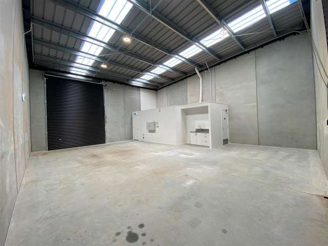 Unit 14 at 15 Earthmover Crescent Burbush_2