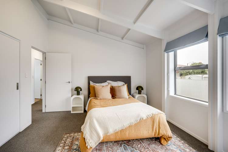 1012 Willowpark Road North Mayfair_12