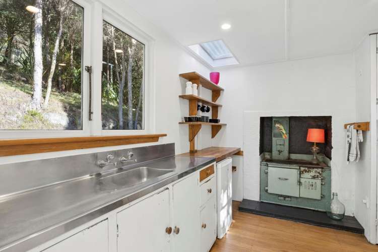 112 Doctors Point Road Waitati_10