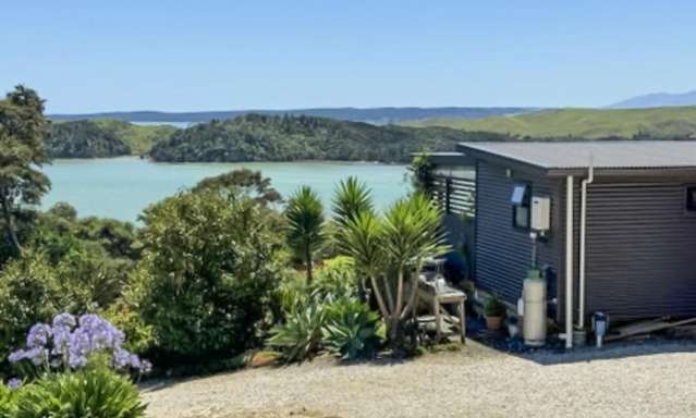 Harbour Retreat with Views