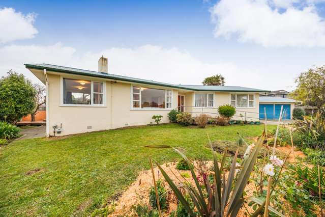 Family home in popular locale