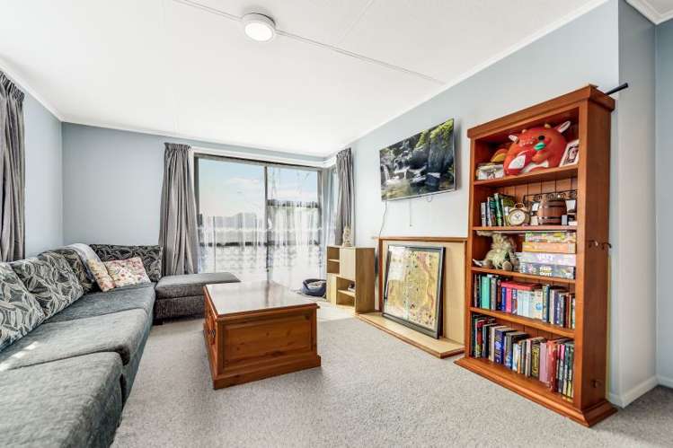 40 Montgomery Crescent Bader_12